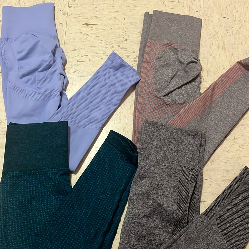 4 workout leggings all size small with butt scrunch in the back